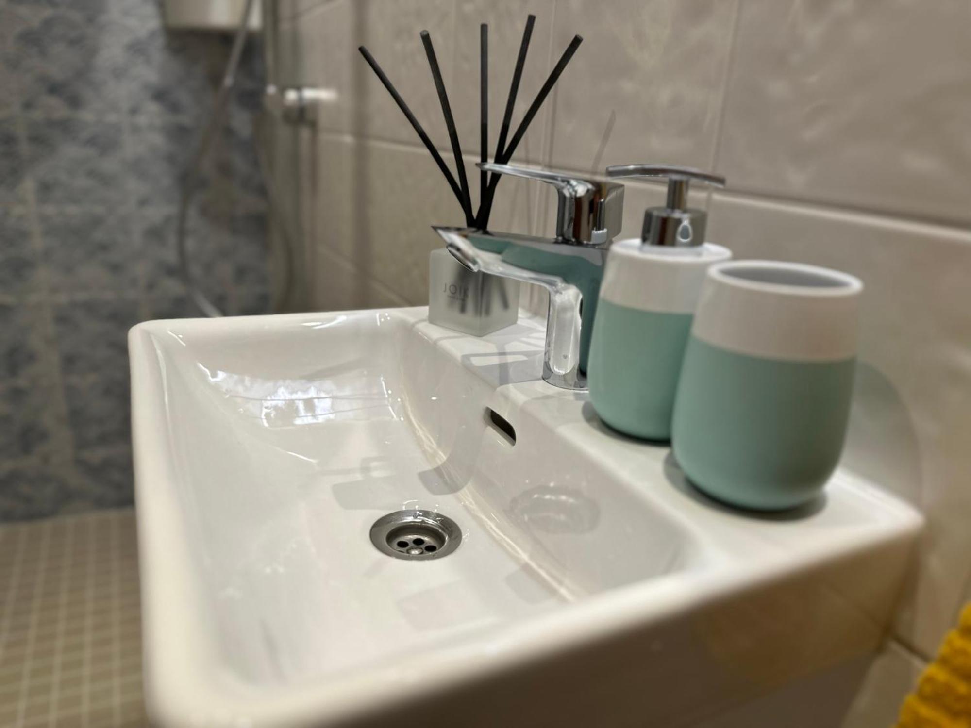 Magical Two Bedroom In Viljandi Apartment *